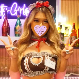 コンカフェ店長のセクハラ面接記録【フル動画】コンカフェ店長のセクハラ面接記録…2  この子はキレイな金髪に黒く焼けた肌、生活に支障の出そうな長いネイルのナイスな：myfansまとめ