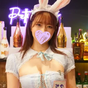 コンカフェ店長のセクハラ面接記録【フル動画】コンカフェ店長のセクハラ面接記録…8 この子はキリっとして整った美形な顔立ちに、グラビアアイドル並みの美巨乳とくびれ：myfansまとめ